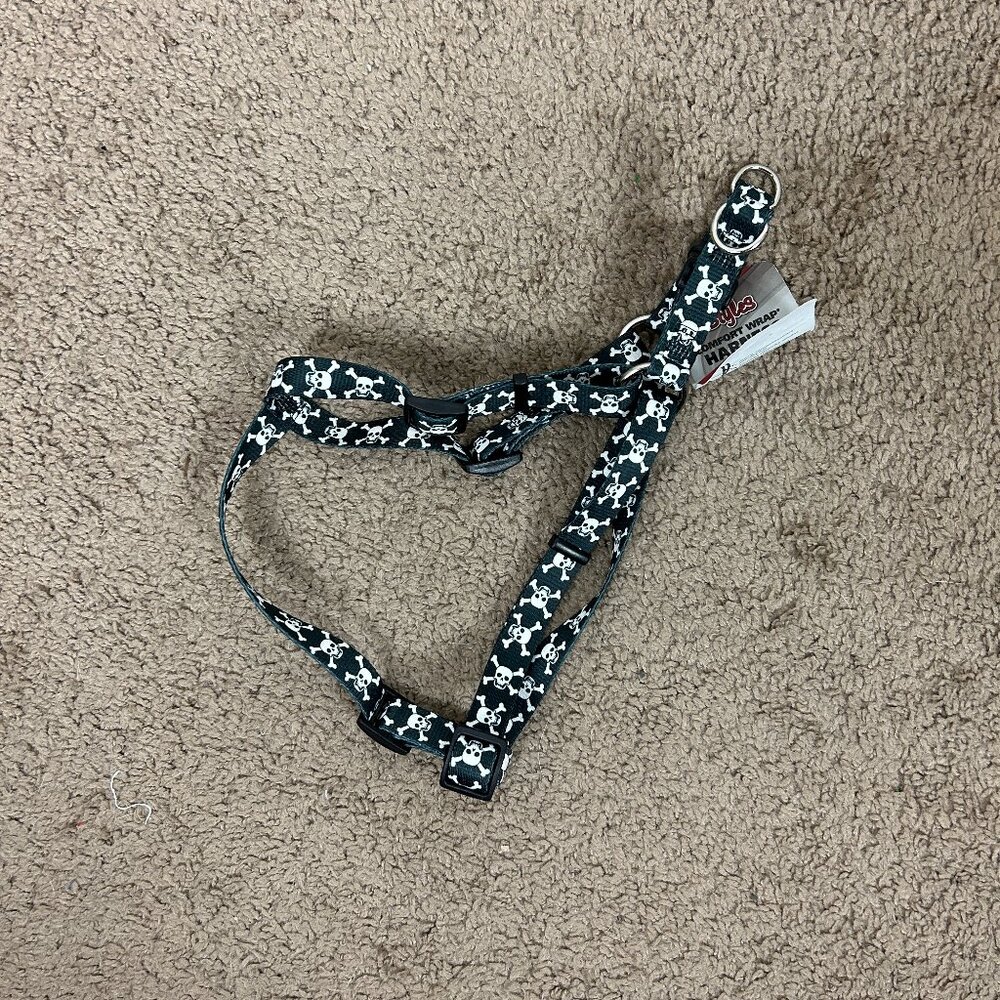 Coastal Pet Comfort Wrap Adjustable M Dog Harness NWT Skulls